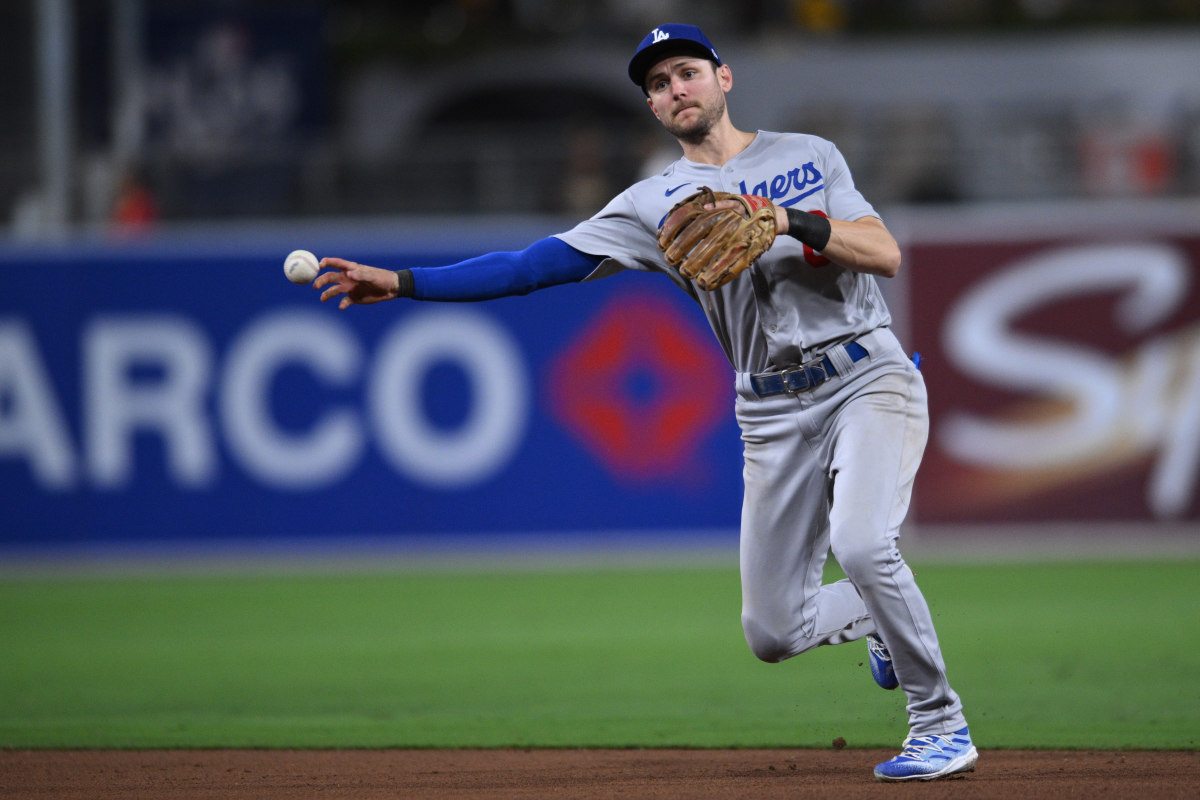 Report Philadelphia Phillies Agree to Terms With Free Agent Shortstop