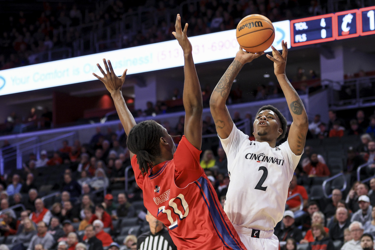 Look: UC Rocking 'The Cats' Throwback Uniforms Against Miami - All Bearcats