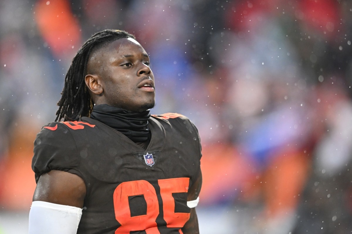 Cleveland Browns Injury Report: David Njoku Dealing With Knee