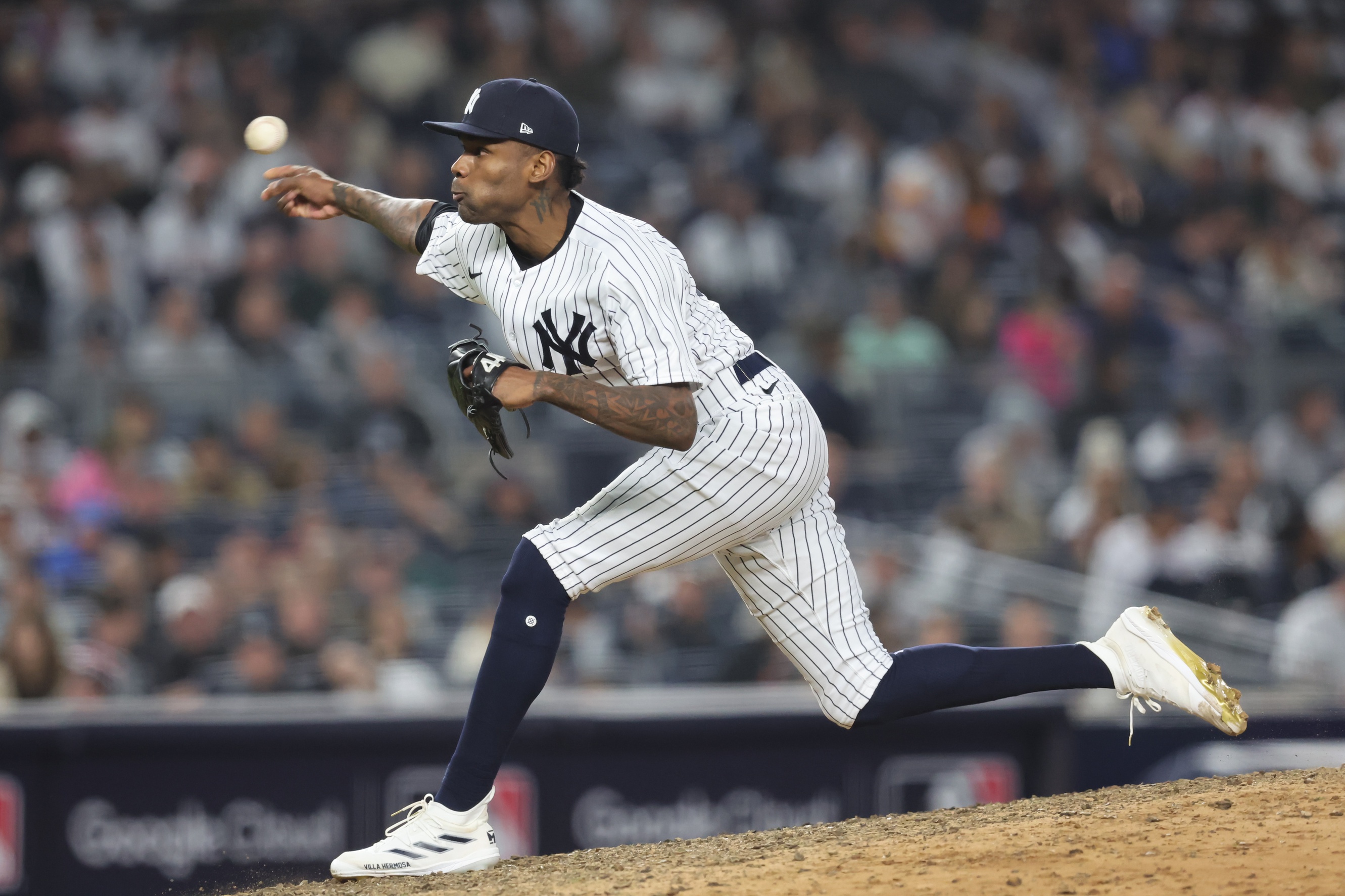 Diamondbacks Sign RHP Miguel Castro - Sports Illustrated Arizona ...