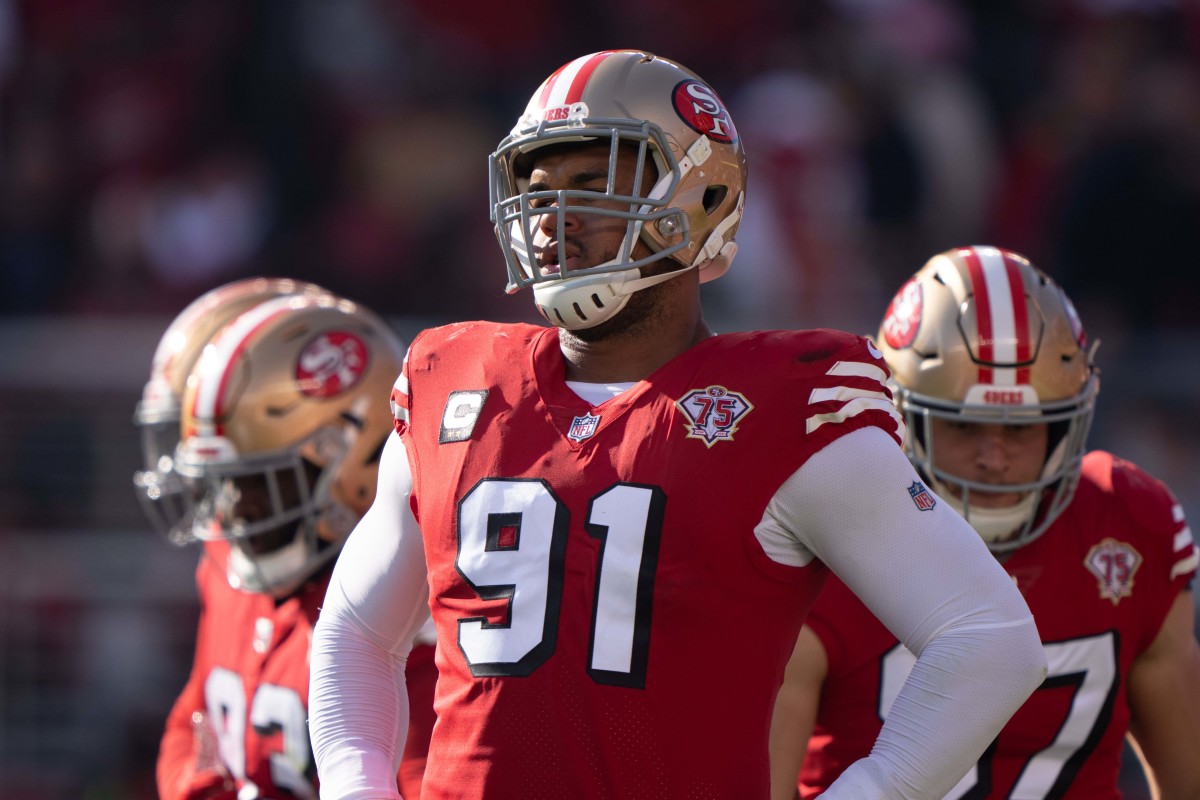 San Francisco 49ers Arik Armstead (91) rushes the pass against