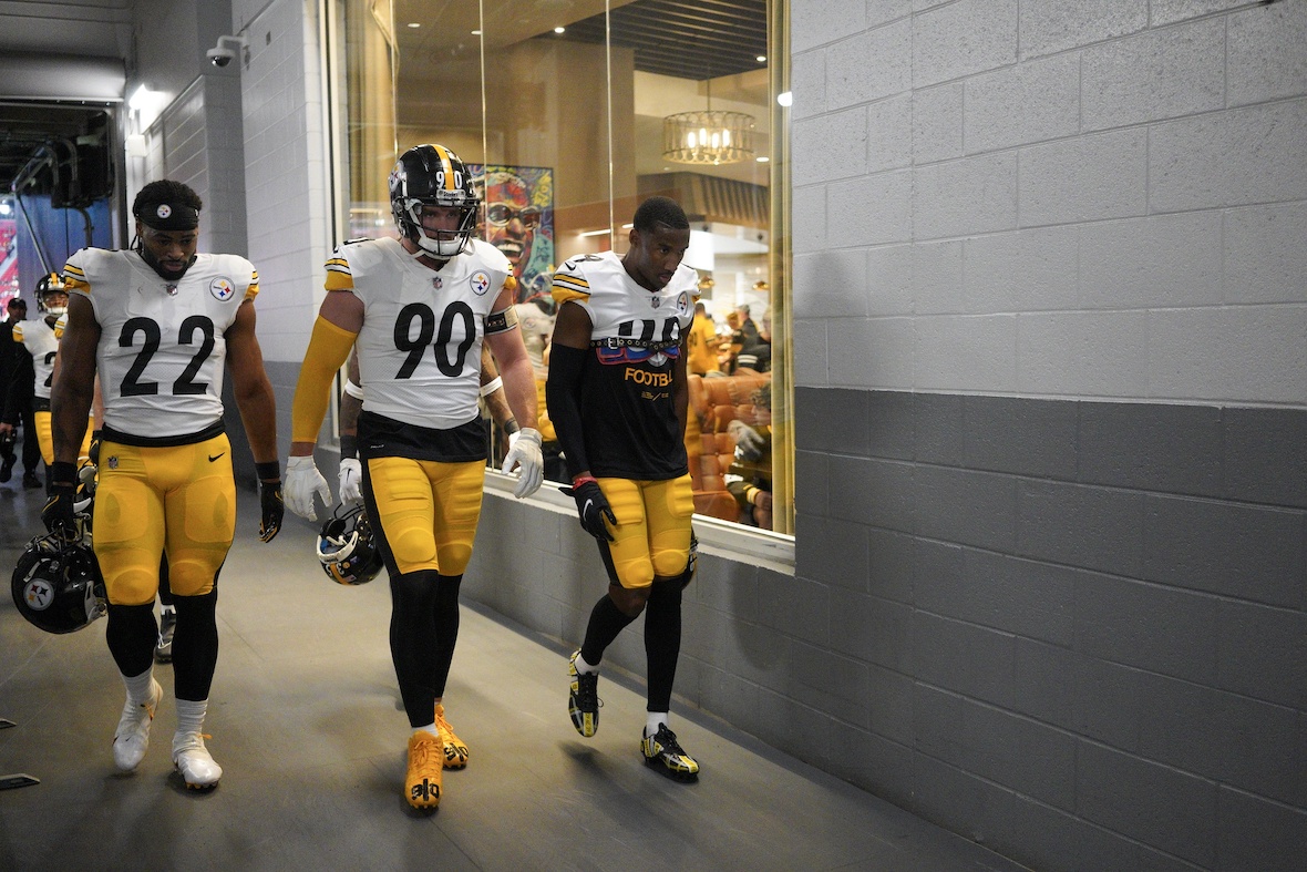 Pittsburgh Steelers LB T.J. Watt 'Pretty Beat Up' After Falcons Game ...