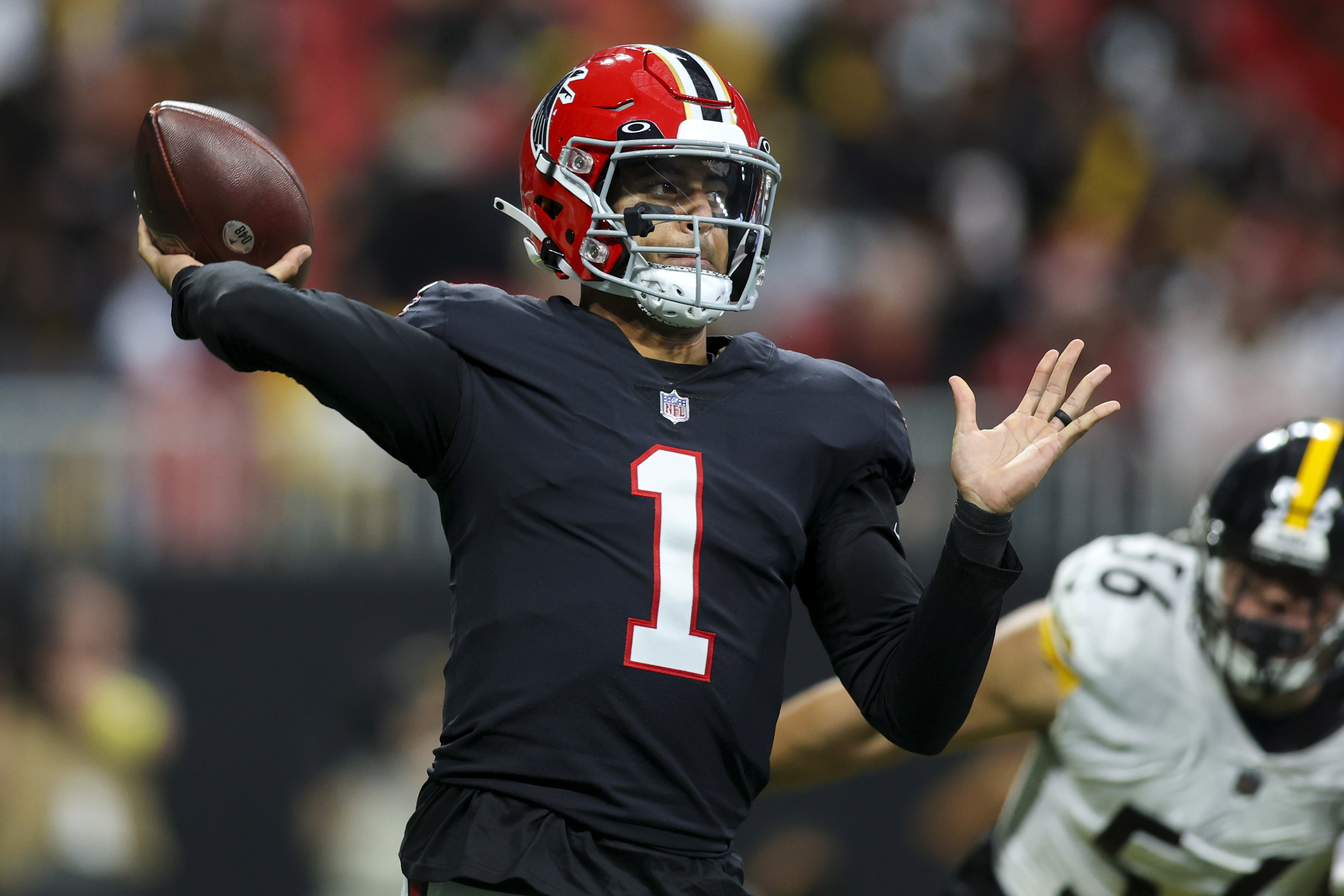 Marcus Mariota is working to improve the passing game for the Atlanta  Falcons 