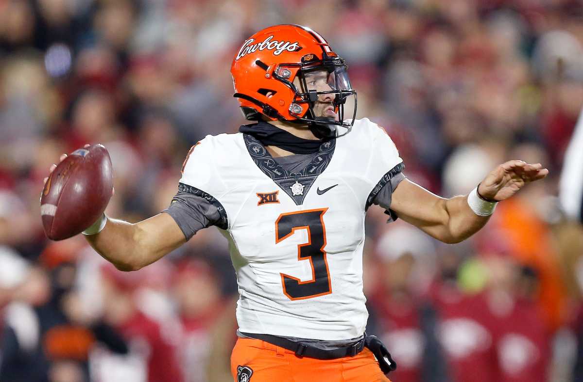 Oklahoma State's Spencer Sanders (3) looks to throw a pass in the first half during the Bedlam college football game between the University of Oklahoma Sooners (OU) and the Oklahoma State University Cowboys (OSU) at Gaylord Family-Oklahoma Memorial Stadium, in Norman, Okla.