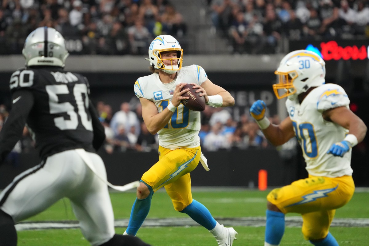 Raiders eliminate Chargers, make playoffs with 35-32 OT win - West Hawaii  Today