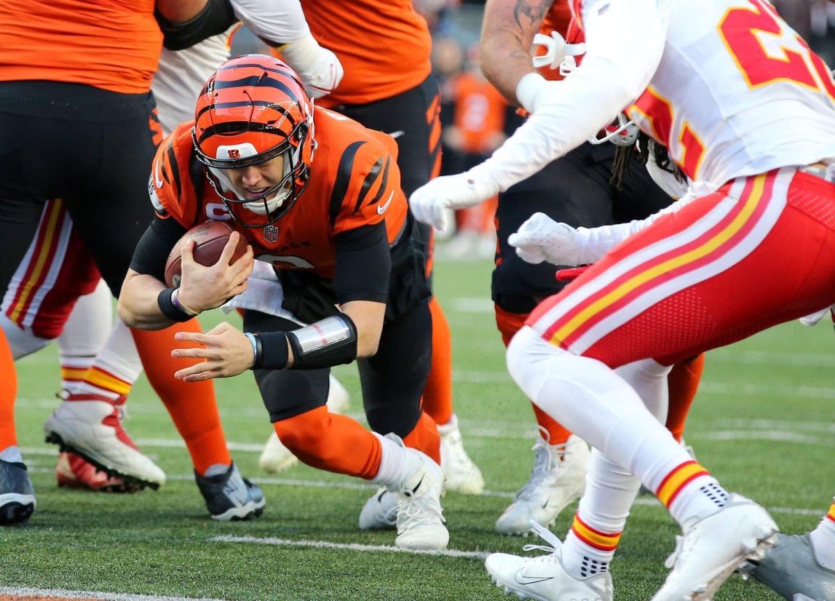 NFL Week 13 expert picks: Bengals-Chiefs, Dolphins-49ers - Sports