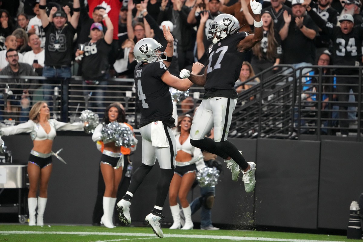 Raiders reunite Davante Adams with Derek Carr