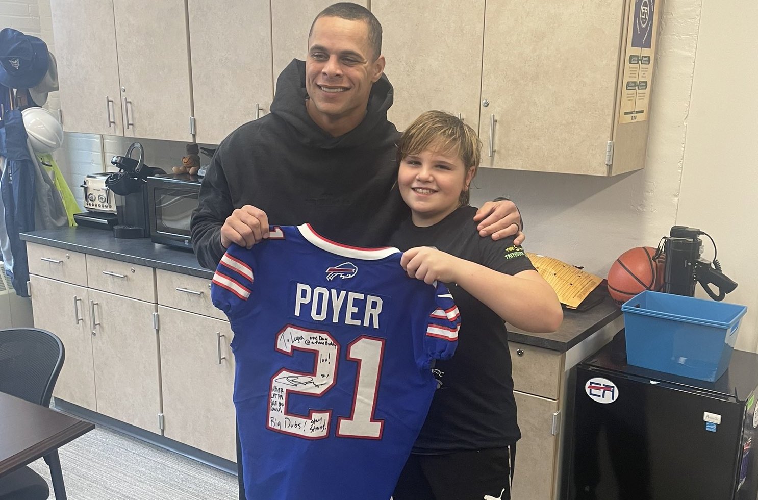 Stay Up, Keep Going!': Bills Star Jordan Poyer Comes Through For Bullied  Fan - Sports Illustrated Buffalo Bills News, Analysis and More