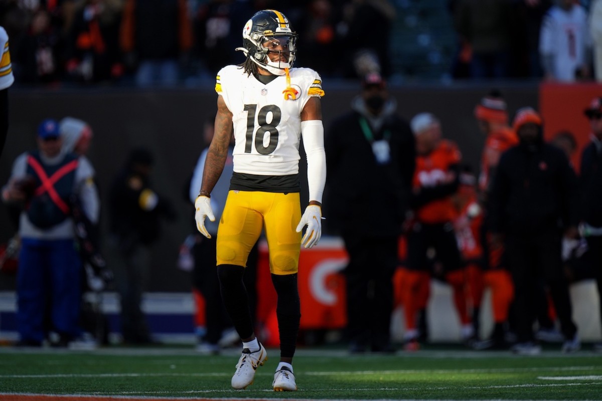 Pittsburgh Steelers' Diontae Johnson runs against the New York Jets during  an NFL football game at Acrisure Stadium, Sunday, Oct. 2, 2022 in  Pittsburgh, Penn. (Winslow Townson/AP Images for Panini Stock Photo 