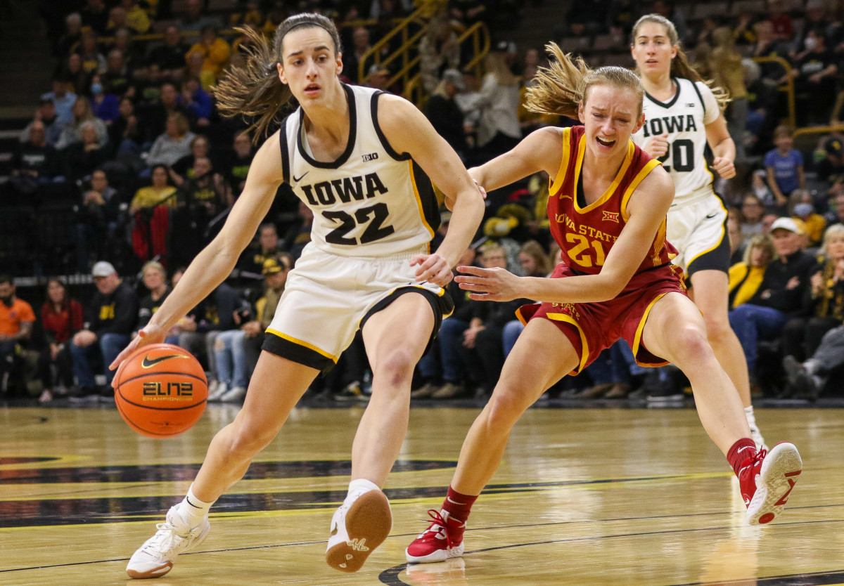 Caitlin Clark Climbing Into B1G s Top 10 Sports Illustrated Iowa 