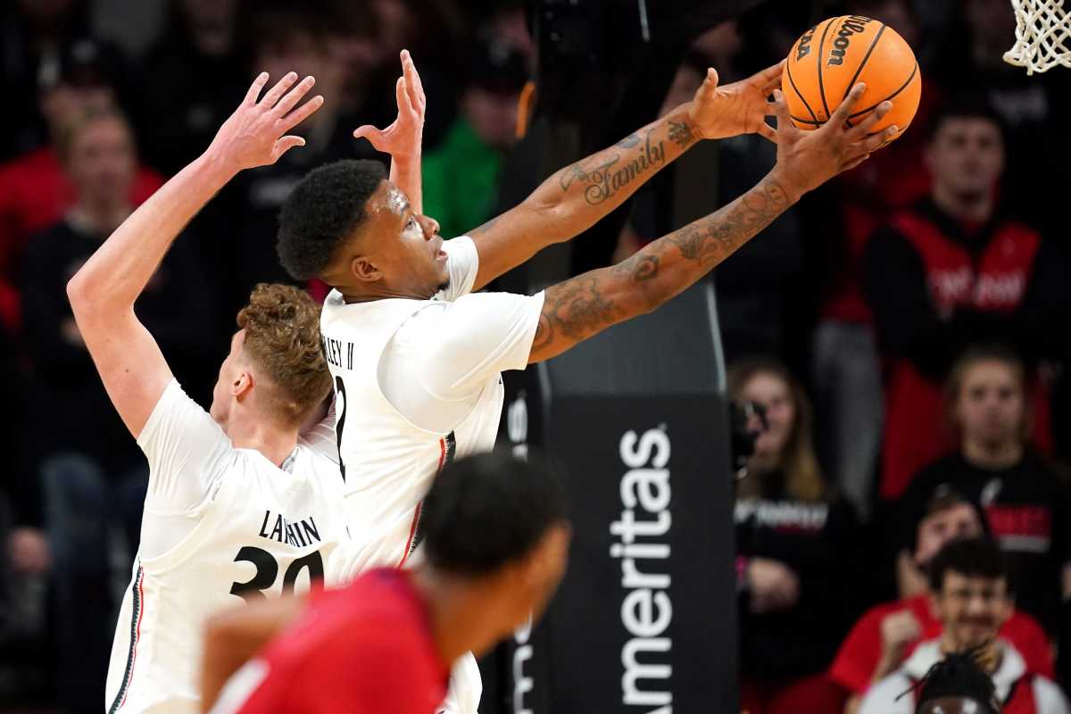 Cincinnati Bearcats guard Landers Nolley II (2) pulls down a rebound in the first half of a college basketball game against the N.J.I.T Highlanders, Wednesday, Nov. 30, 2022, at Fifth Third Arena in Cincinnati. N J I T Highlanders At Cincinnati Bearcats Nov 30 0058