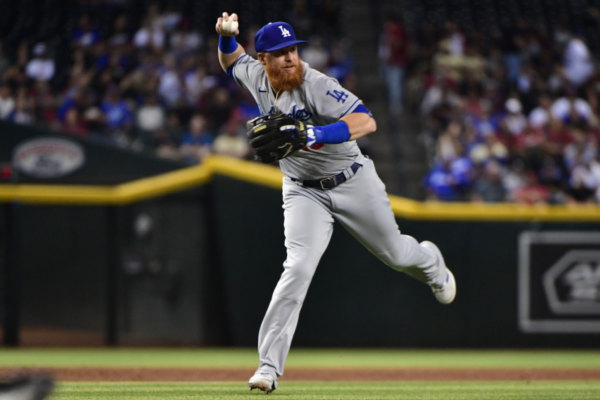 MLB Insider: Diamondbacks showing interest in Justin Turner