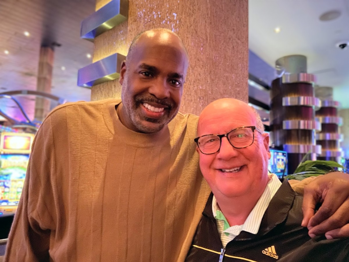 HoosiersNow publisher Tom Brew caught up with 1987 national champion Dean Garrett during his trip to Las Vegas.