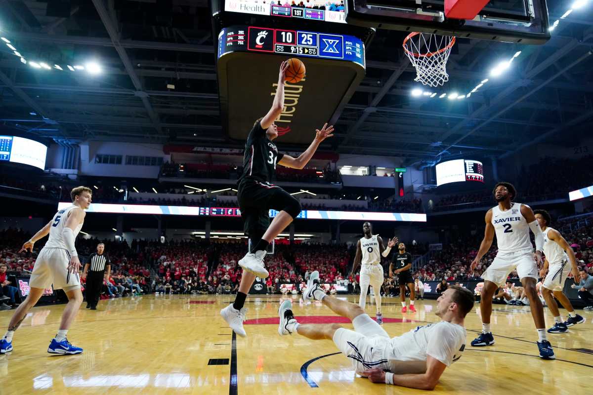 Cincinnati Erases 17-Point Deficit, But Falls to Xavier in Crosstown  Shootout - University of Cincinnati Athletics