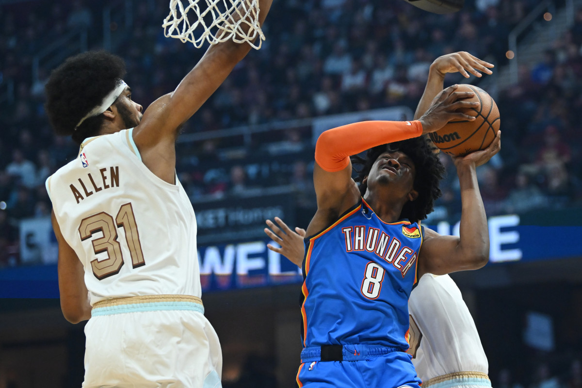 Onto the Next One: Could Shai Gilgeous-Alexander Help New York Knicks More  Than Donovan Mitchell? - Sports Illustrated New York Knicks News, Analysis  and More