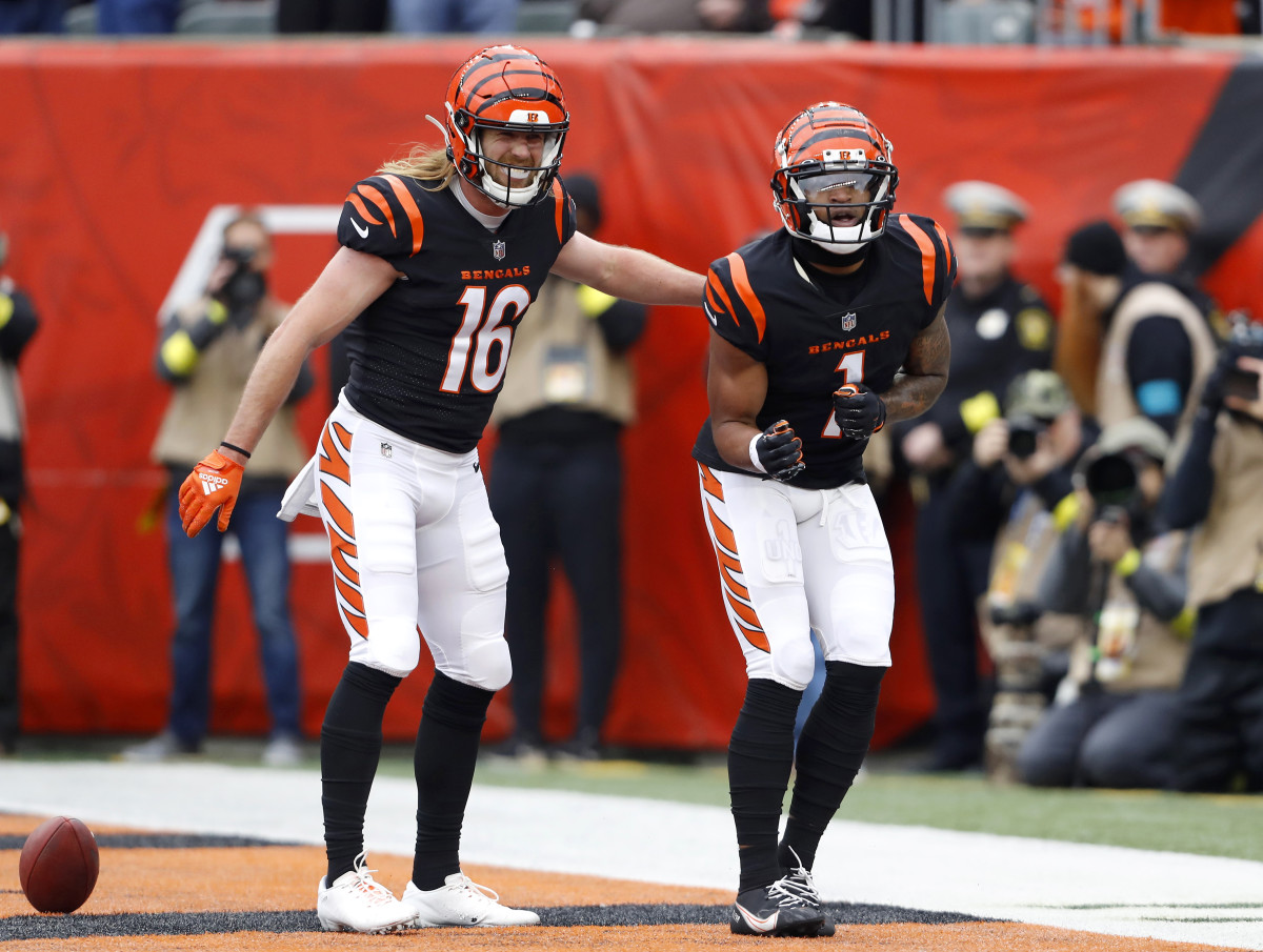 Cincinnati Bengals wide receiver Trenton Irwin (16) makes a catch