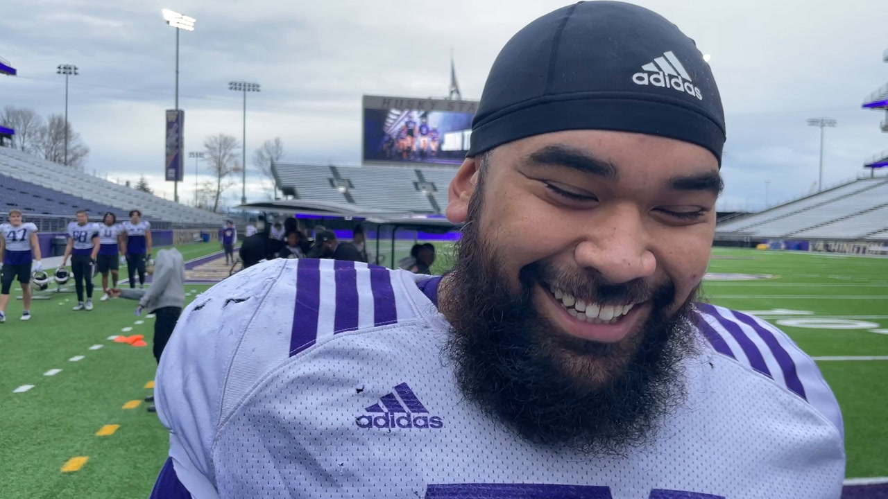 Letuligasenoa Regrets Departure of Fellow UW D-Lineman Peihopa