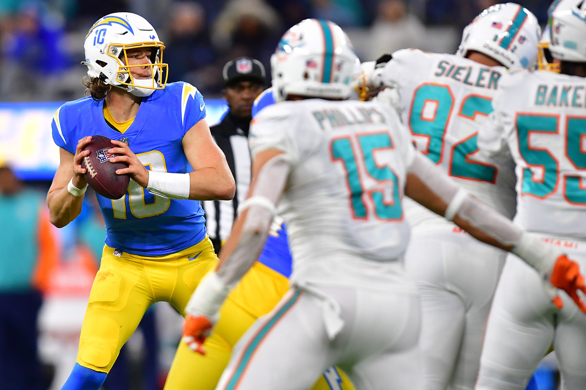 PHOTOS: Gameday - Miami Dolphins at Los Angeles Chargers - Week 14