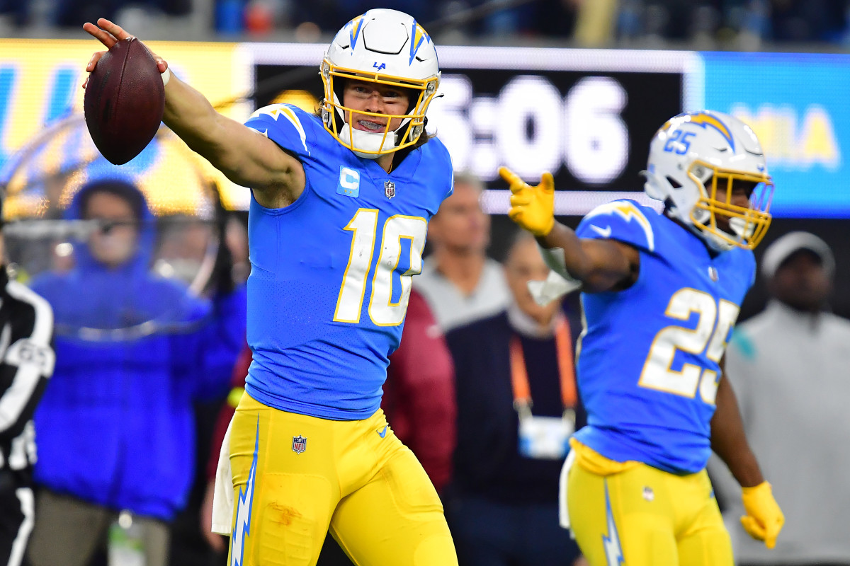 Week 14 takeaways: Dolphins offense lays an egg, Chargers step up