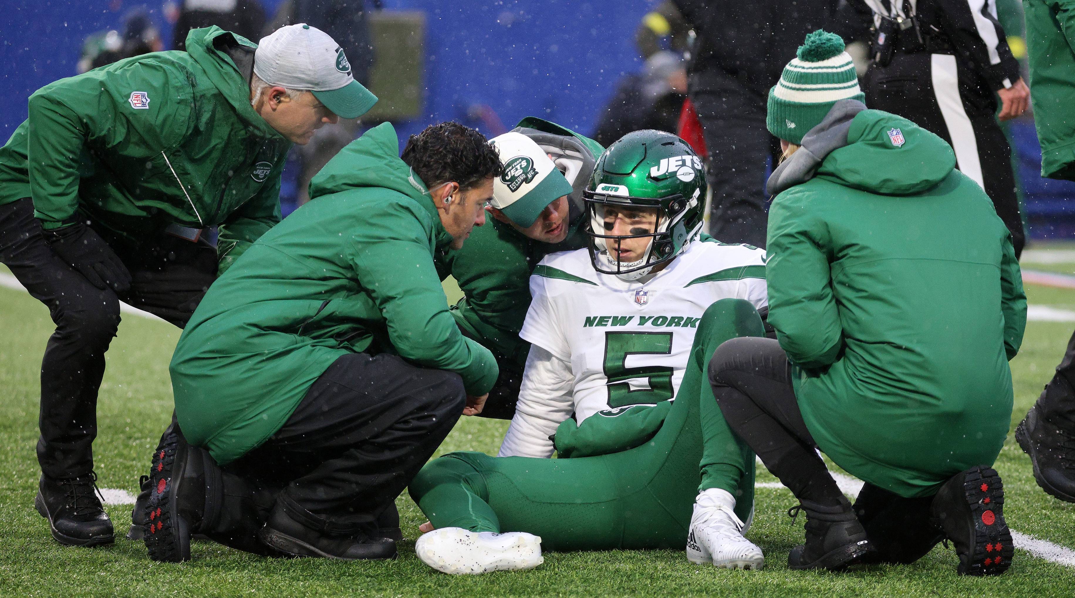 New York Jets expect QB Mike White to be recovered by next game after  exiting loss with forearm injury - ESPN