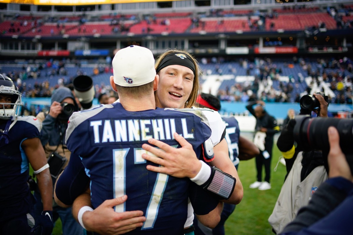 Watch: Trevor Lawrence waves goodbye to Titans fans in win