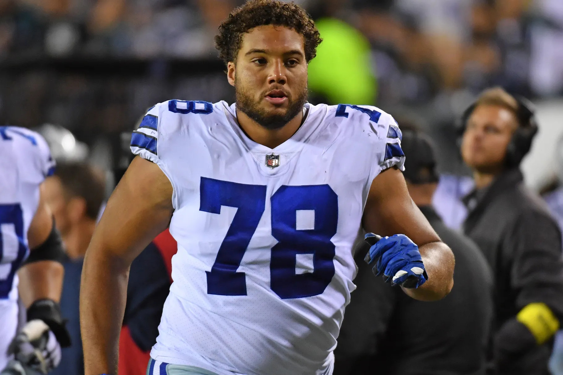 Terence Steele flounders in Left Tackle Debut ✭ Inside The Star