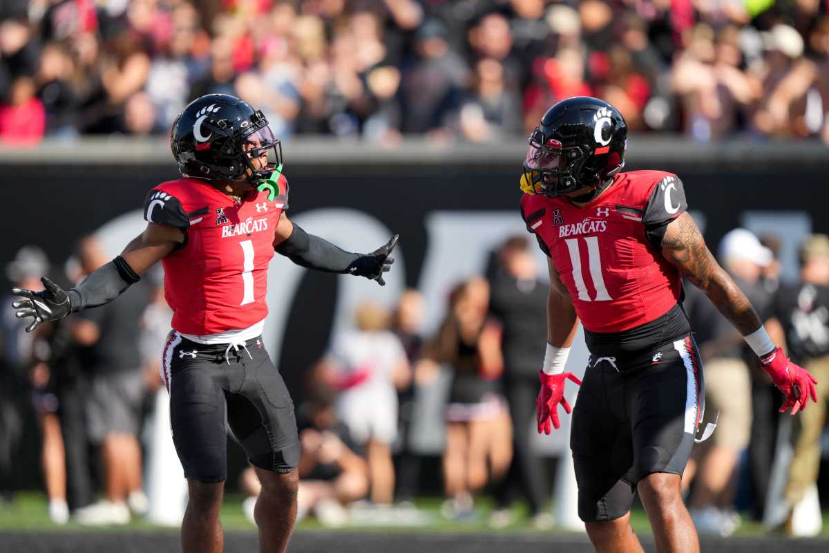 Watch: UC Reveals Final Uniform of 2022 Season as Fenway Bowl