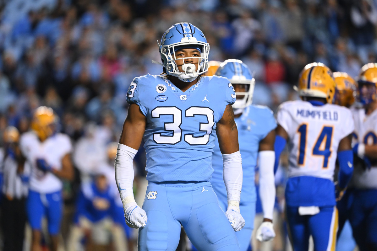 UNC LB Cedric Gray Named Sporting News All-American