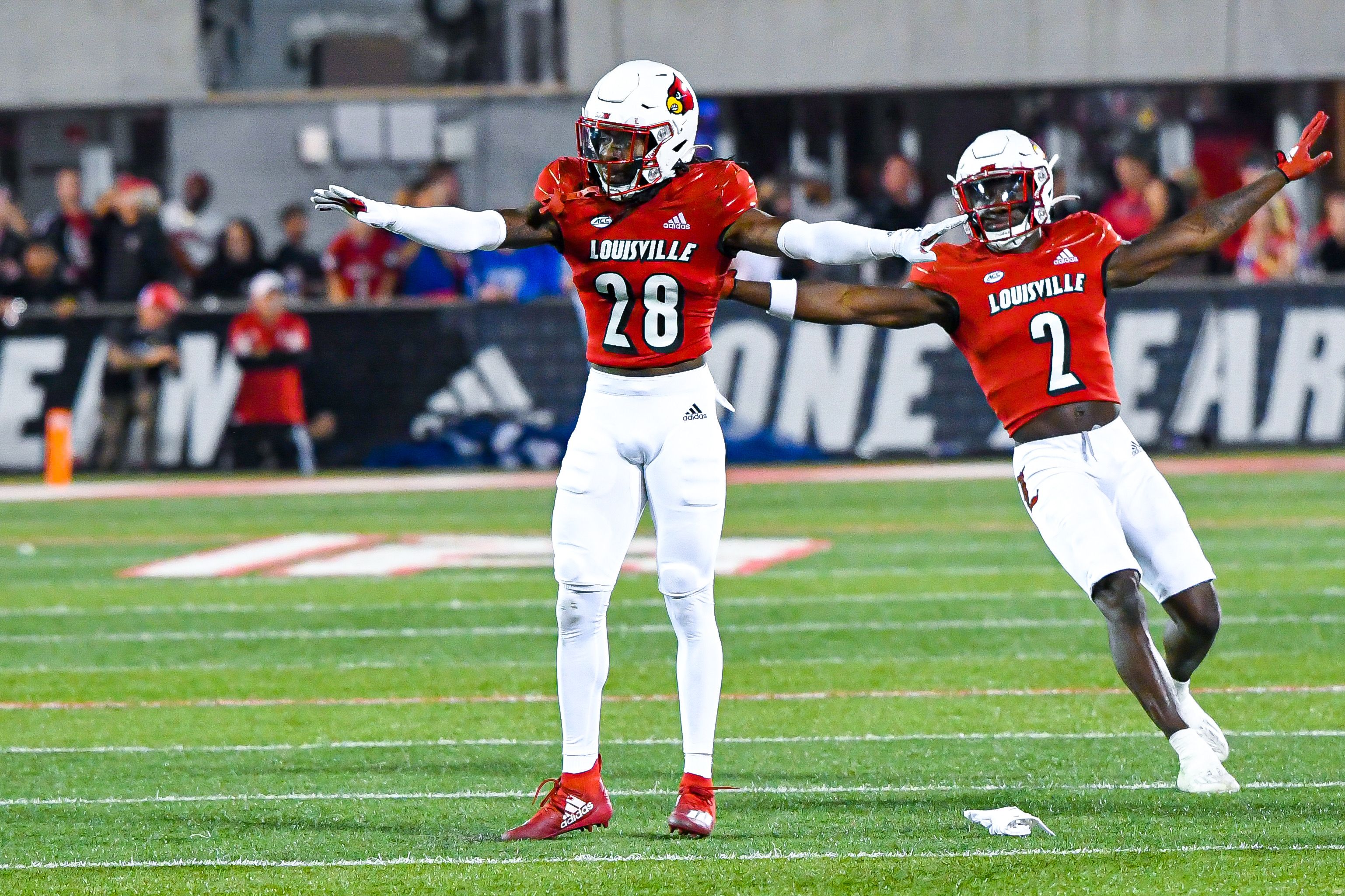 Tale Of The Tape, Predictions: Louisville Football Vs. Cincinnati ...