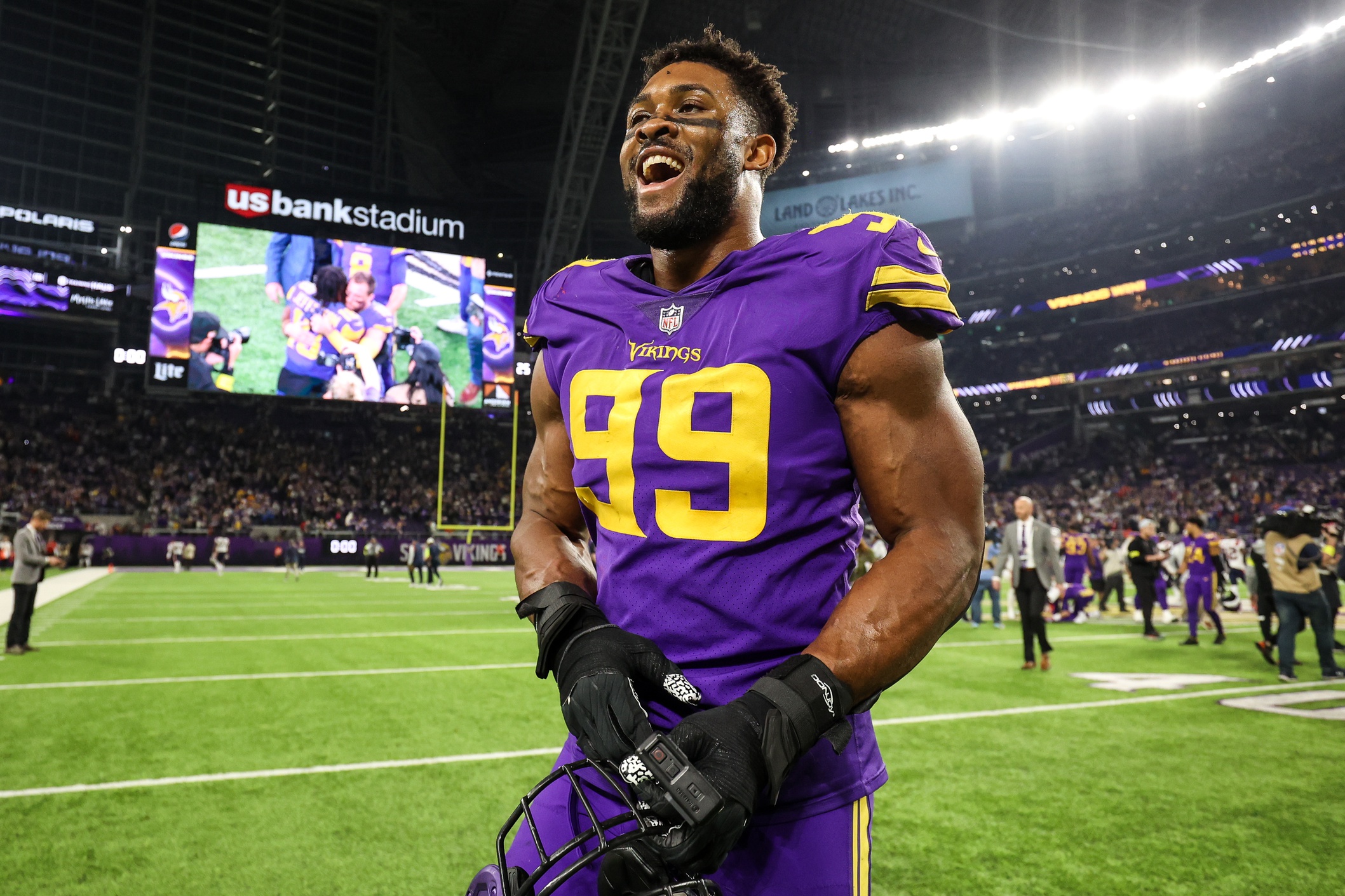 Vikings Snap Counts: OLB Hunter coming alive in Donatell's defense