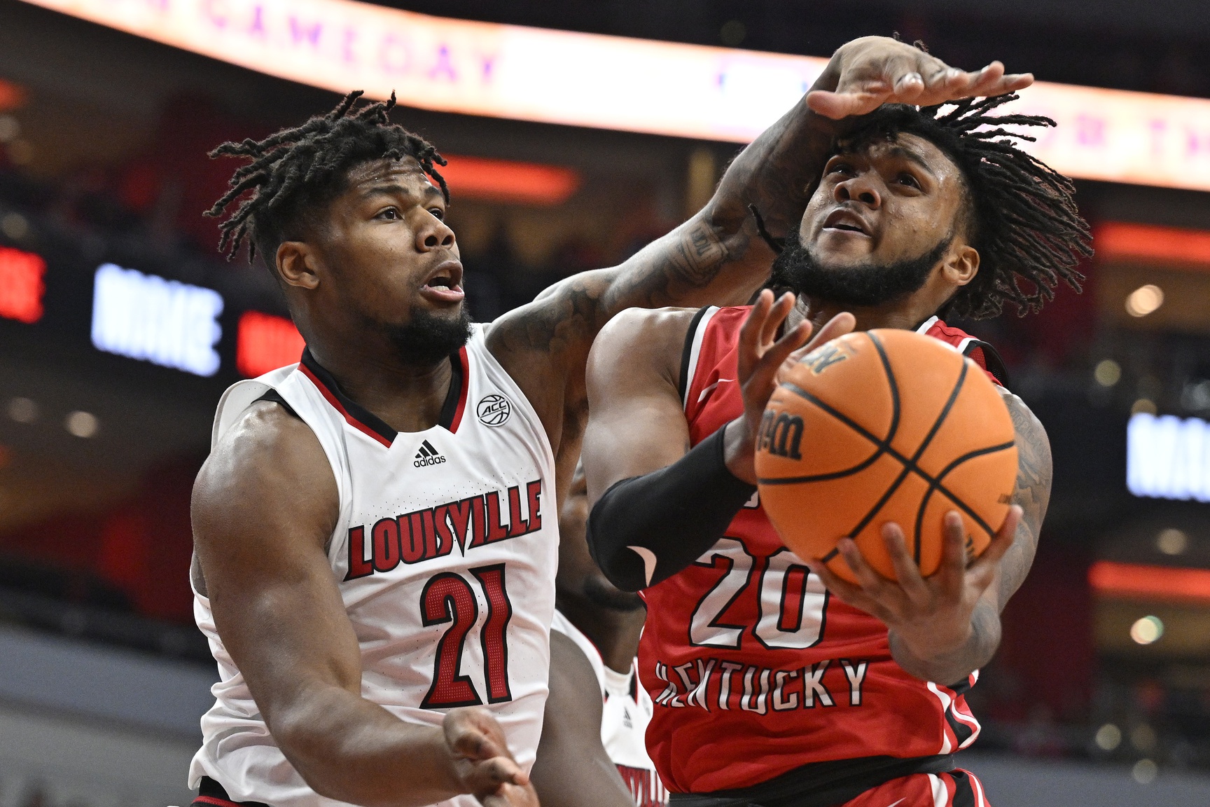 Louisville Basketball: Knights Narrowly Escape With Win