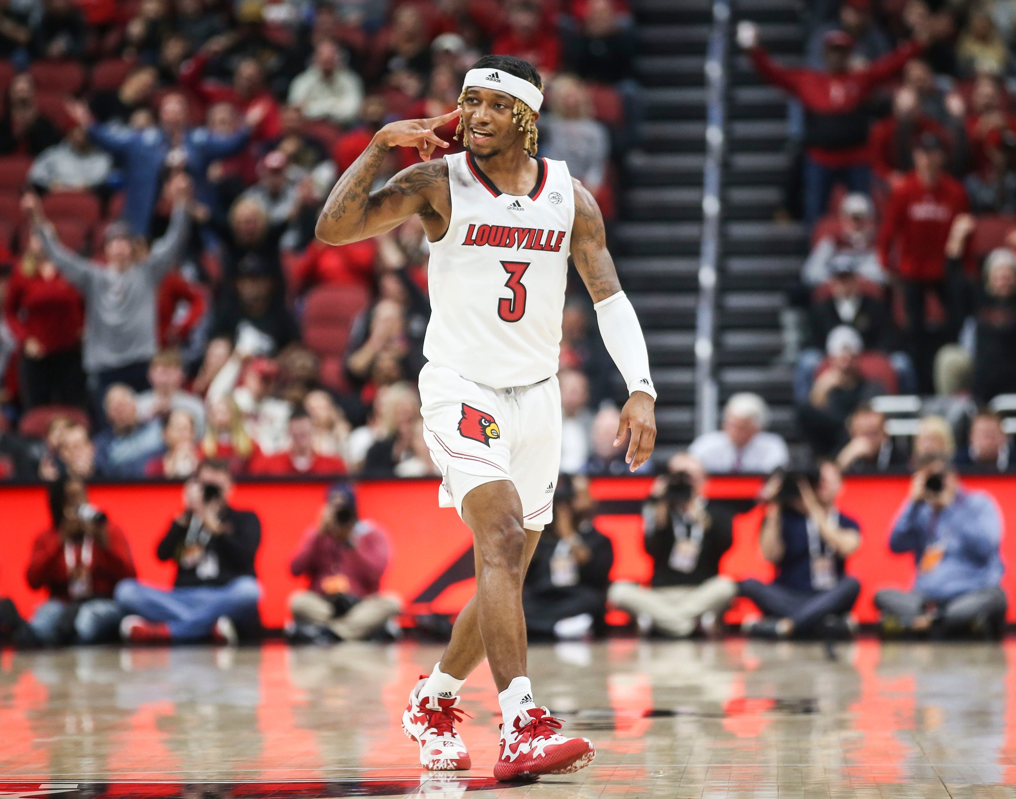 Want to watch the Louisville - Louisville Cardinals