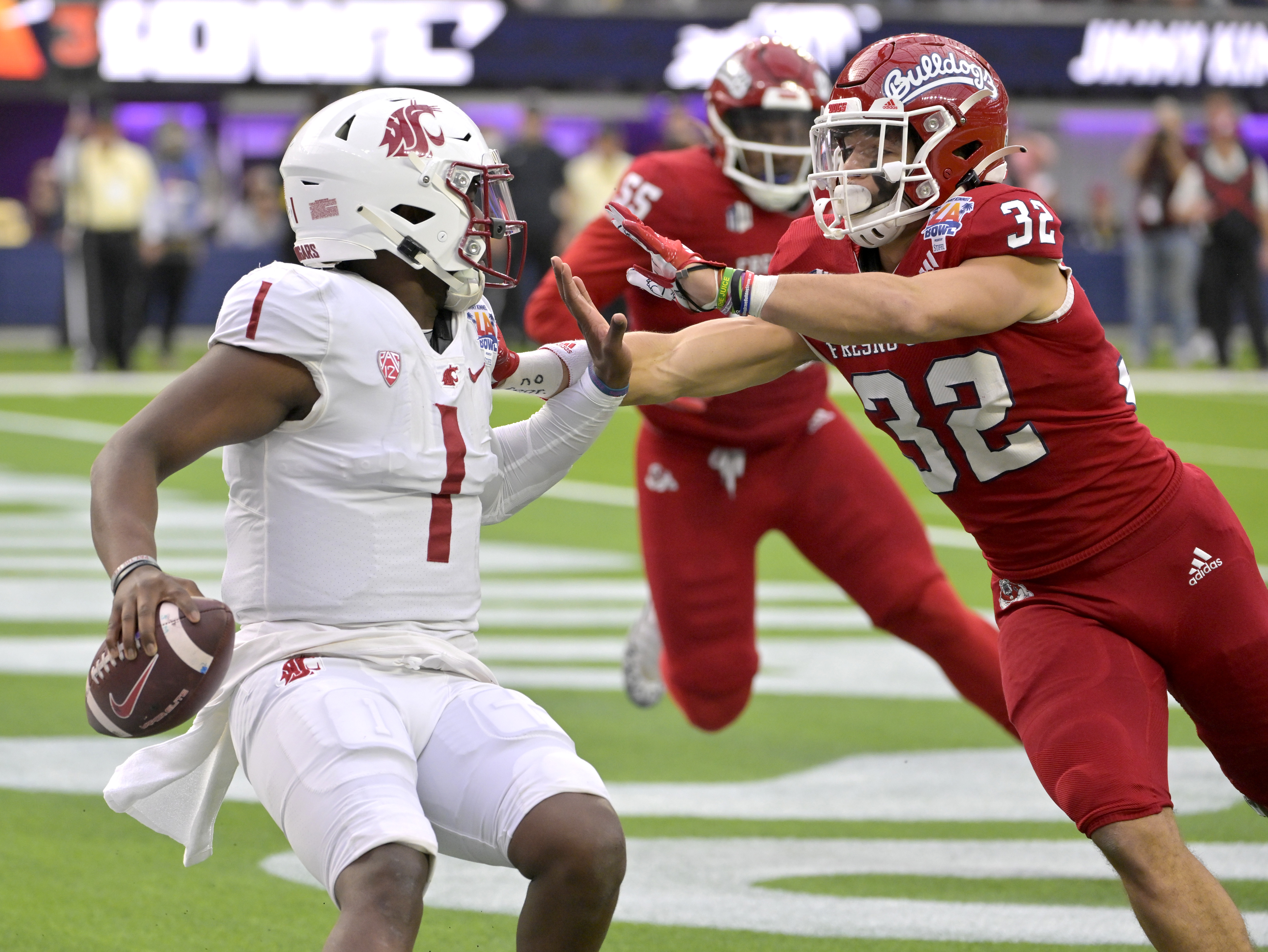 Jimmy Kimmel Bowl: Washington State QB Runs Out of End Zone for Safety