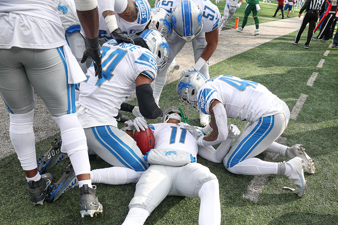 Detroit Lions locker room celebration video after beating New York Jets ...