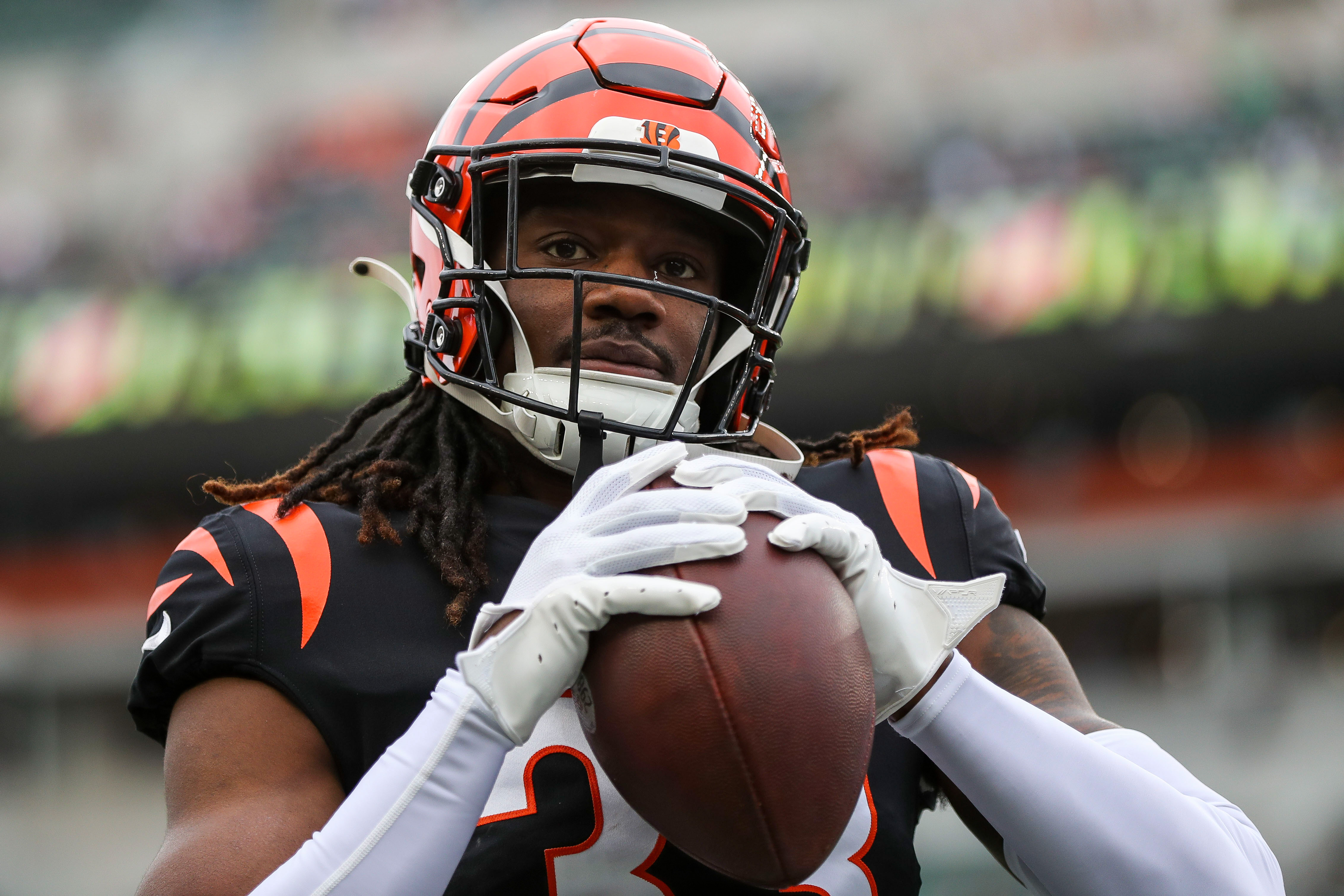 Tampa Bay Bucs QB Tom Brady Appears to be Dismissive of Cincinnati Bengals'  Defense - Sports Illustrated Cincinnati Bengals News, Analysis and More