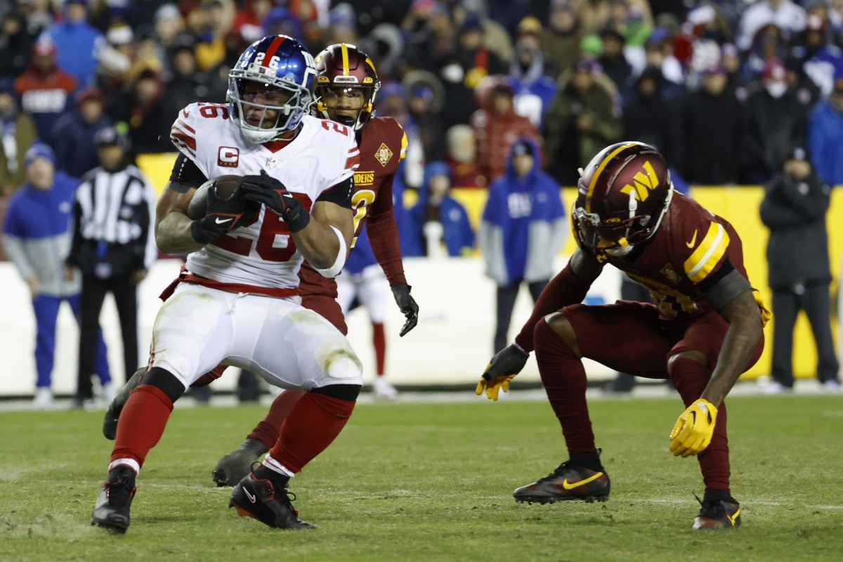 LANDOVER, MD - DECEMBER 18: New York Giants defensive back Cor