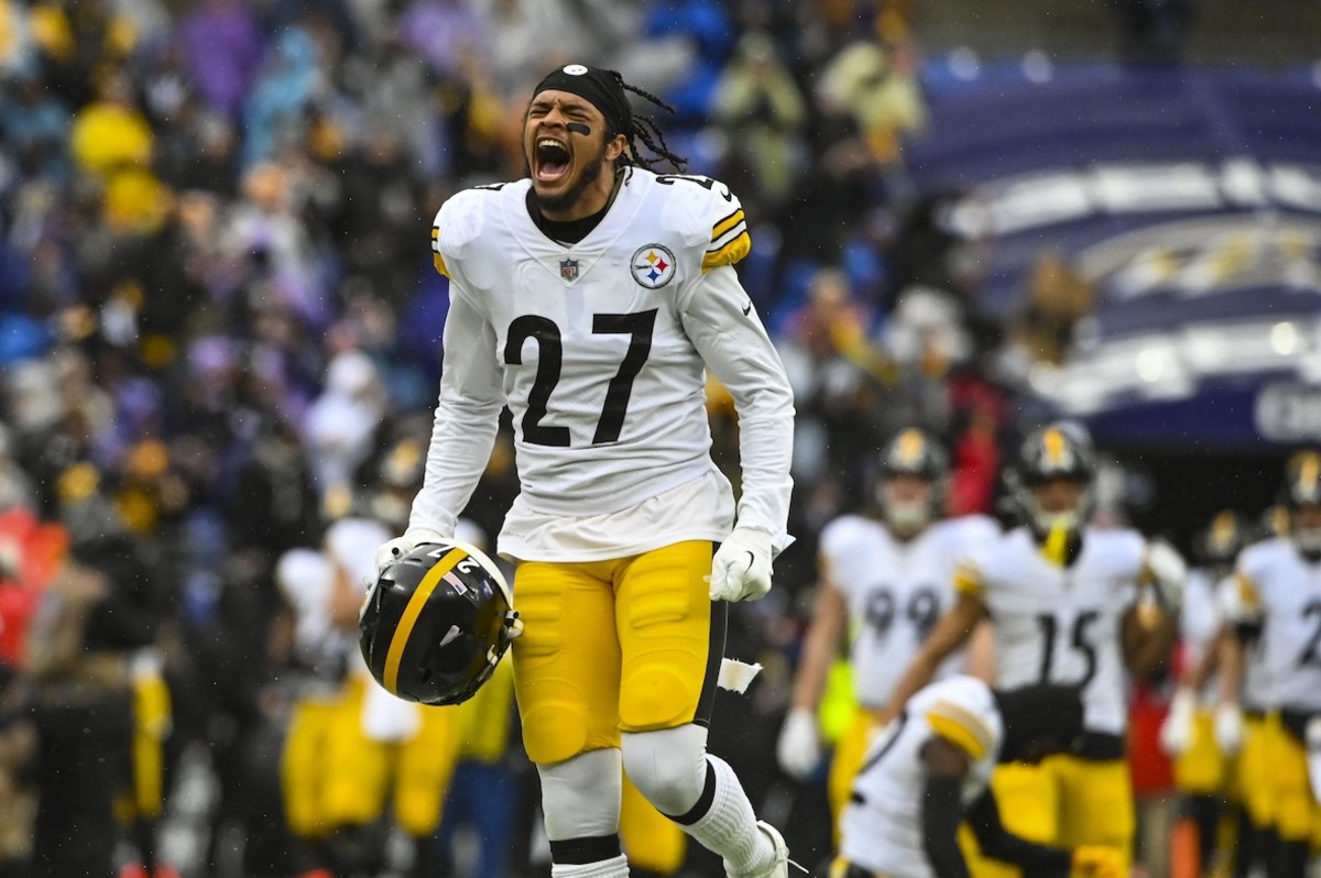 Steelers' Marcus Allen commits head-scratching penalty vs. Panthers