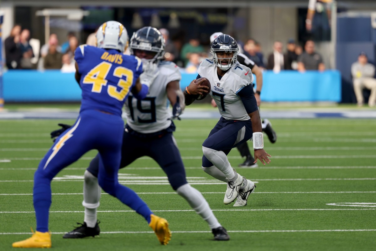 Malik Willis starts for Titans, runs for touchdown on opening drive - NBC  Sports