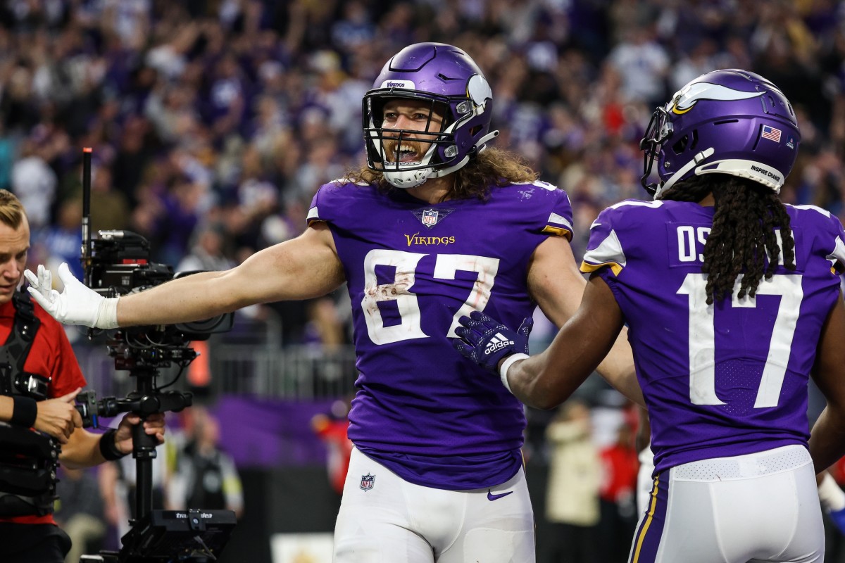 Thielen to return as Vikings WR -  5 Eyewitness News