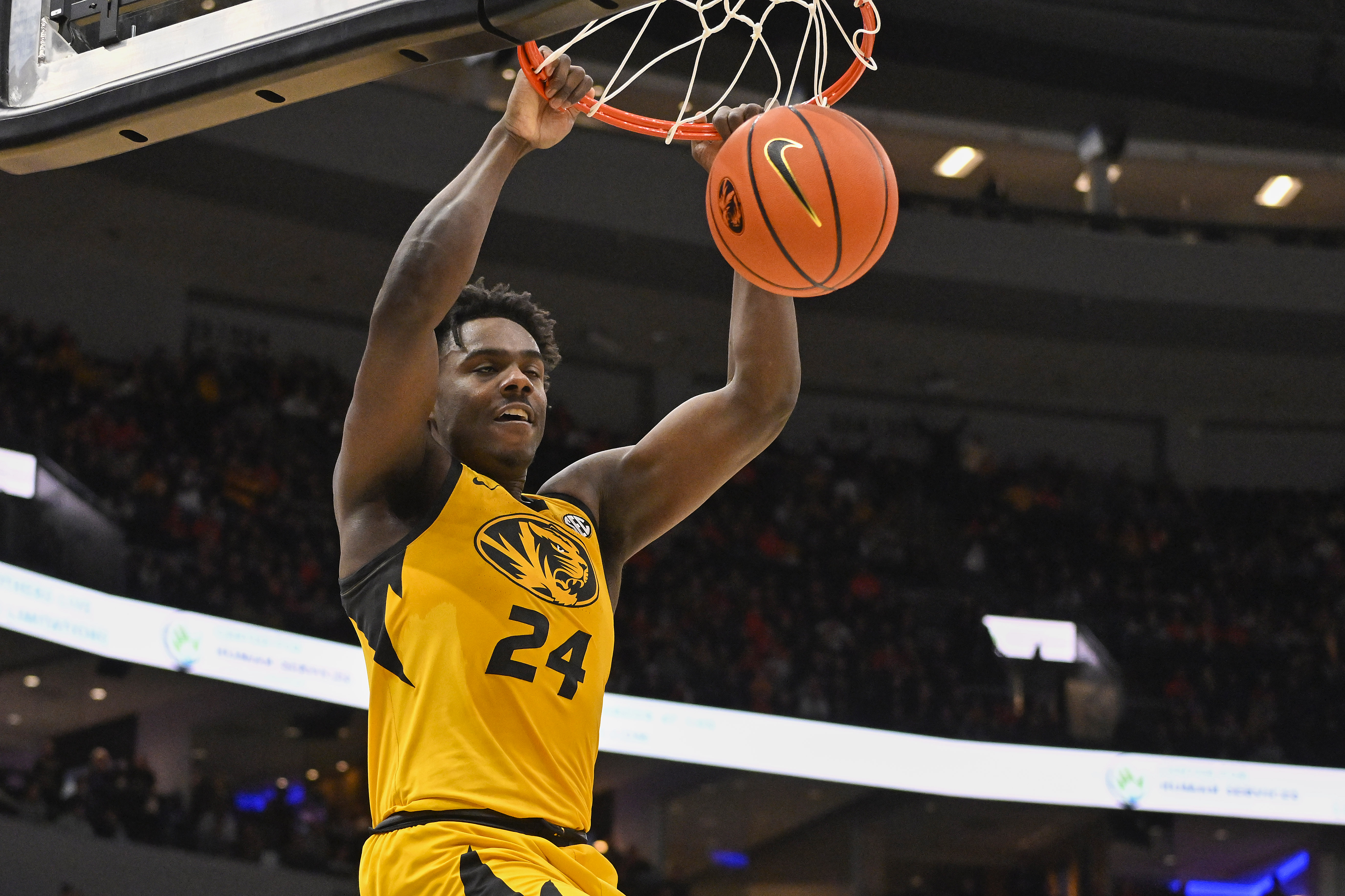 Mizzou Decimates No. 16 Illinois Behind 31 from Kobe Brown