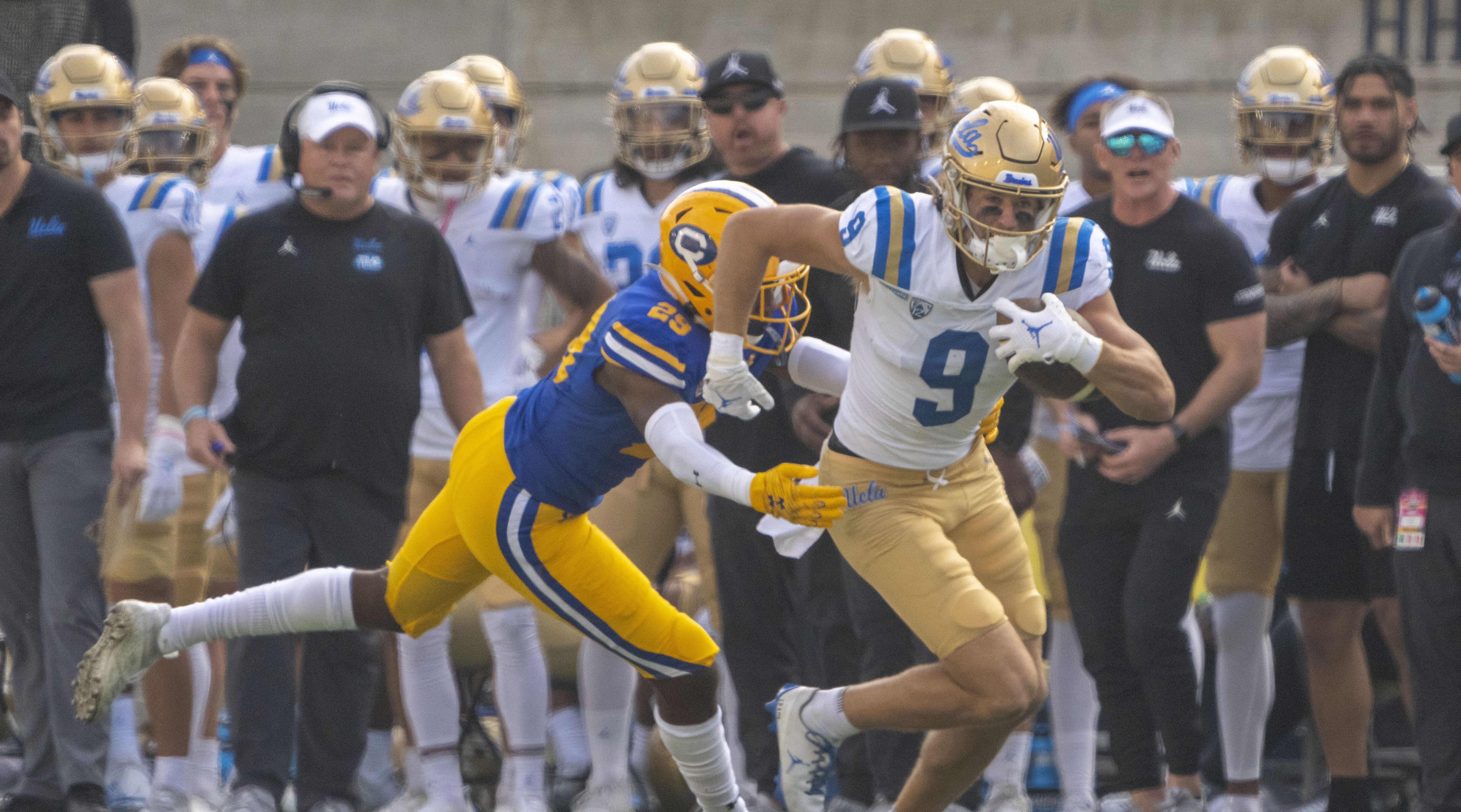 UCLA football's Kyle Philips declares for 2022 NFL Draft - Daily Bruin