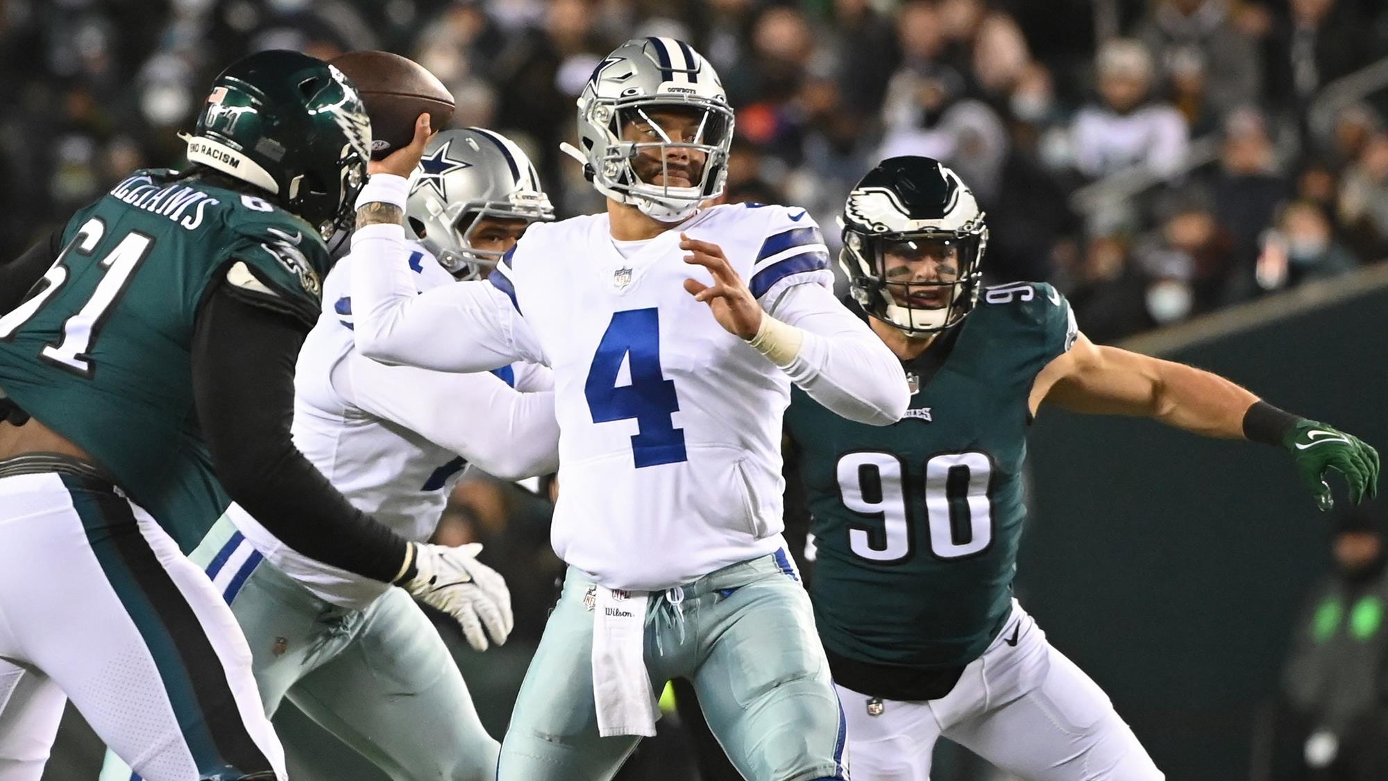 Cowboys and Eagles Fans Face Off in Christmas Eve Match – NBC 5