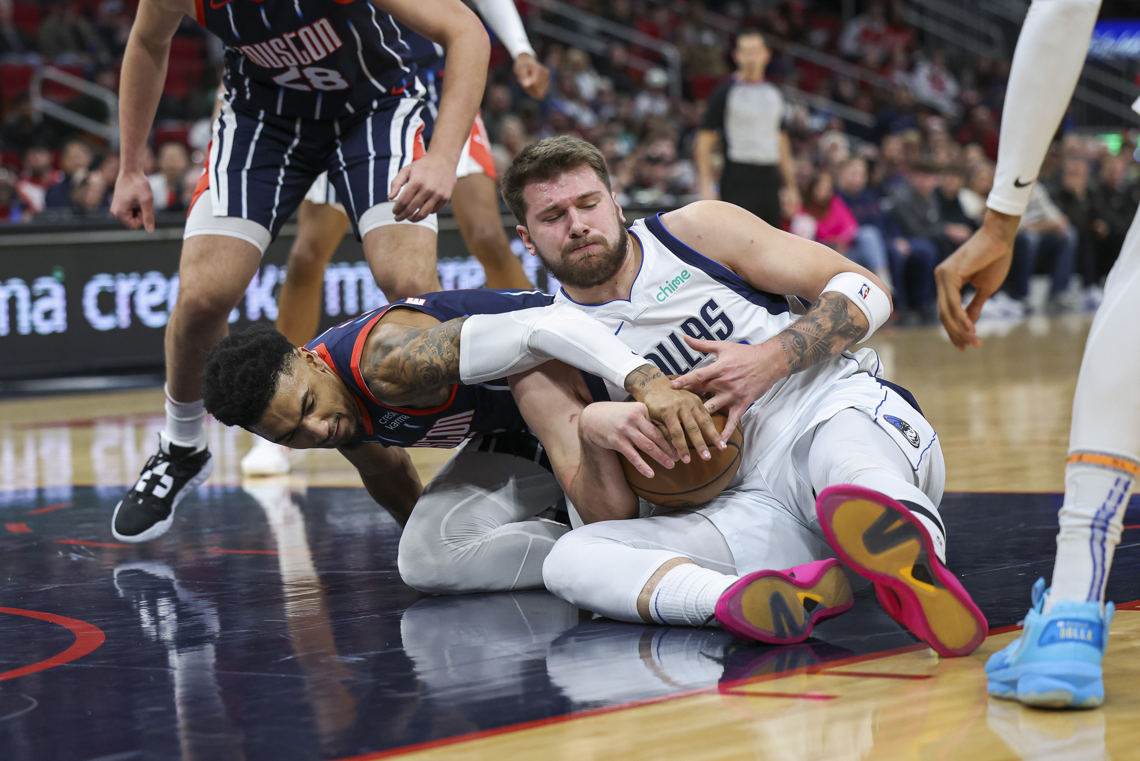 Luka Burger! Doncic's 50 Points Lead Dallas Mavs Past Houston Rockets ...