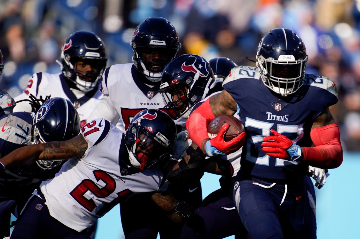 Derrick Henry First in NFL to 1,000 Yards in 2022 - Sports Illustrated  Tennessee Titans News, Analysis and More