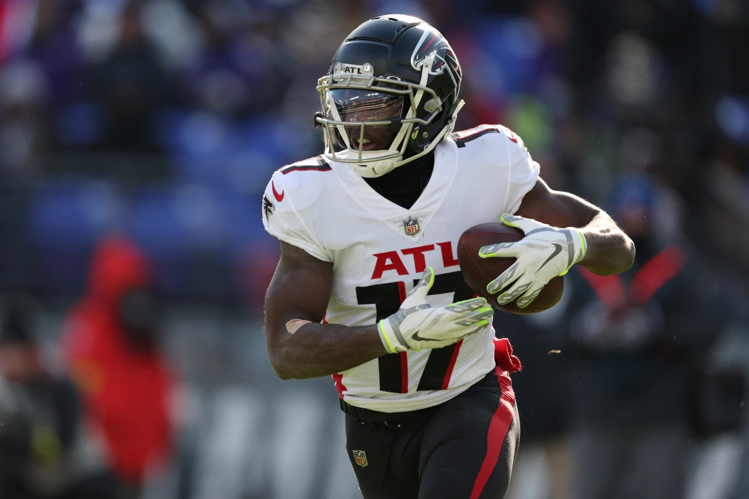 Falcons tender Olamide Zaccheaus, costing Atlanta $2.433 million for the  right-of-first-refusal 