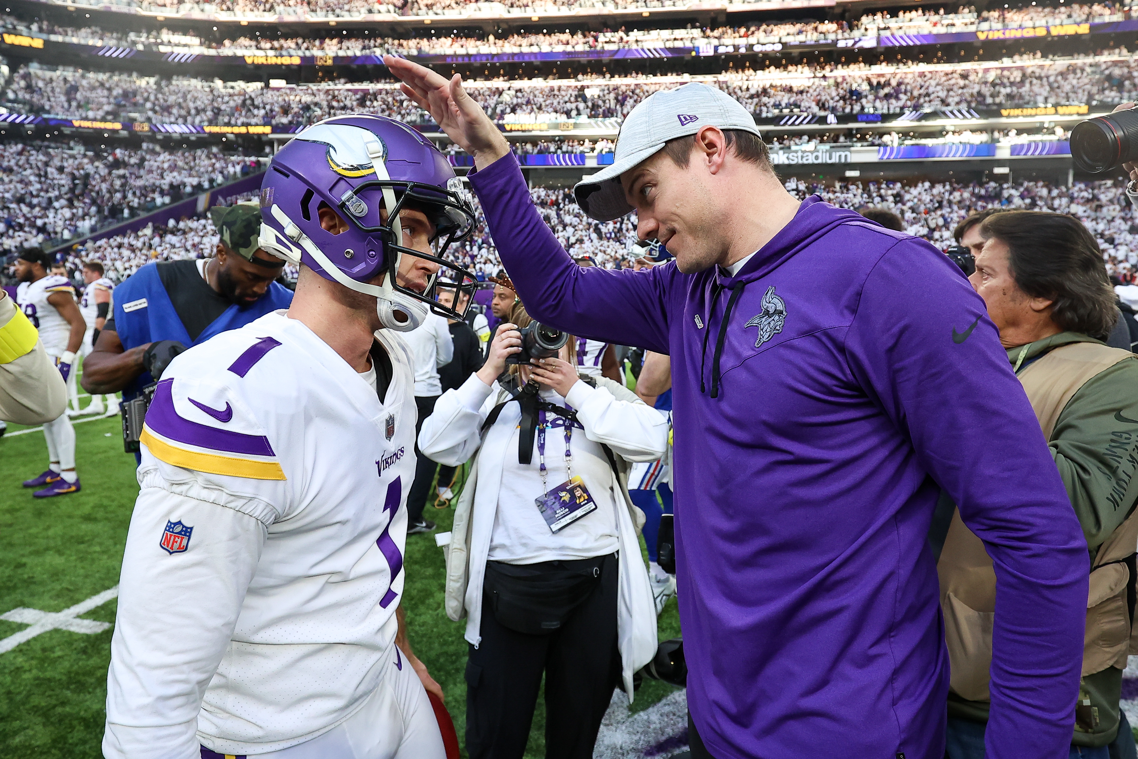 Vikings-Giants recap: T.J. Hockenson, Justin Jefferson combine for 3 TDs in  27-24 win - Sports Illustrated Minnesota Vikings News, Analysis and More