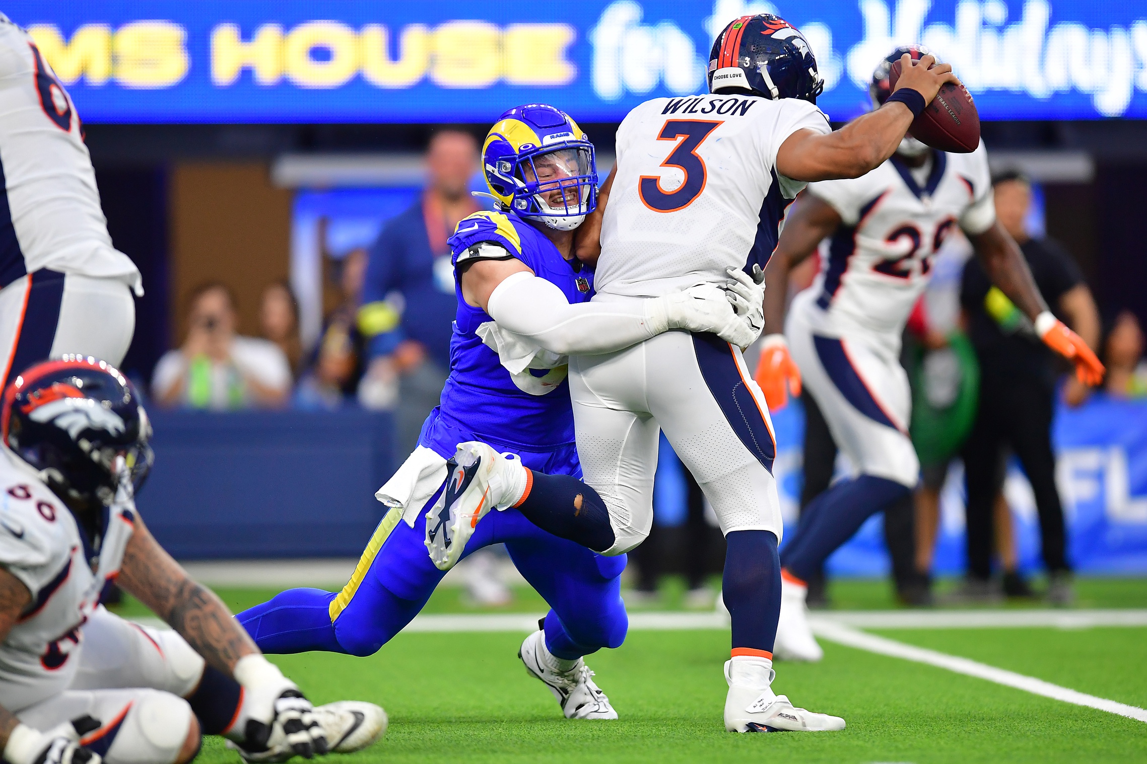 A complete beatdown of the Broncos last Christmas 