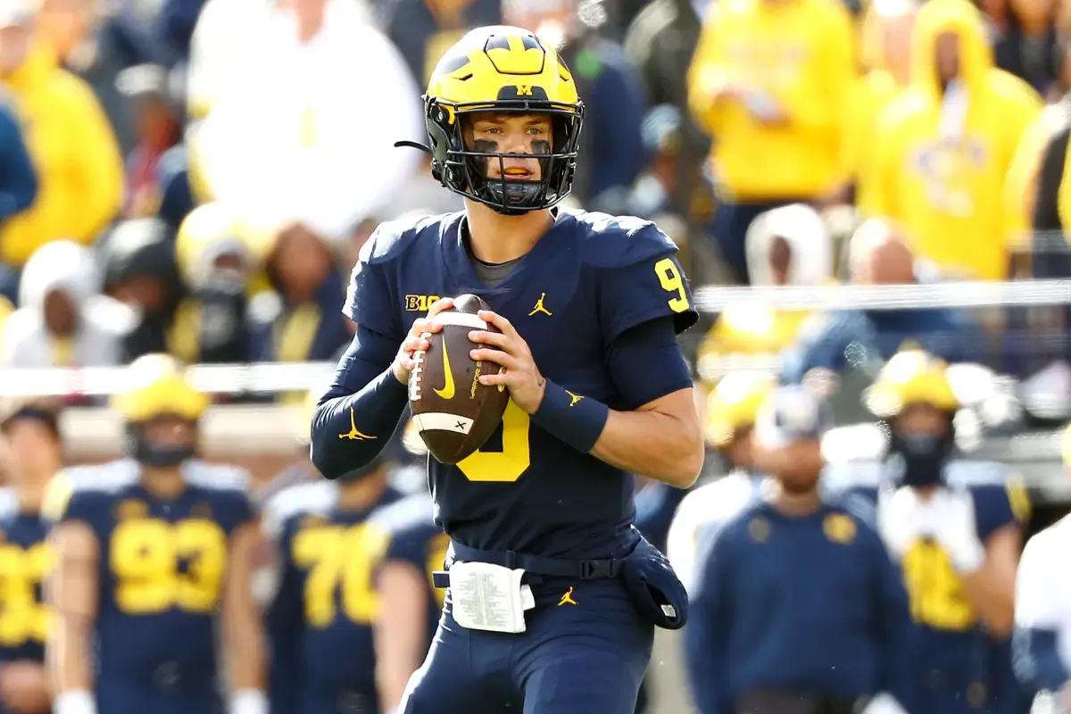 Michigan quarterback J.J. McCarthy (9)