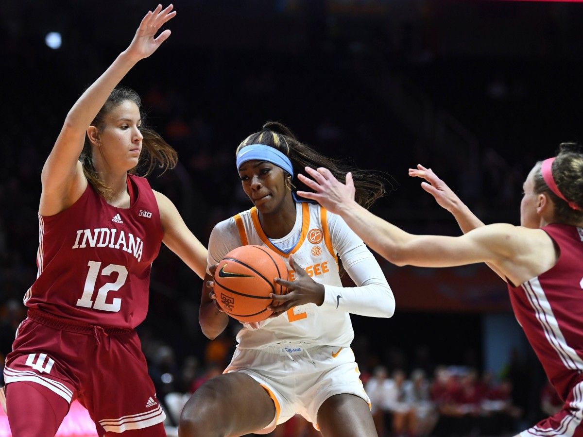 Indiana guards Yarden Garzon (12) and Grace Berger (right) lock down defensively during the win at Tennessee. (USA TODAY Sports)