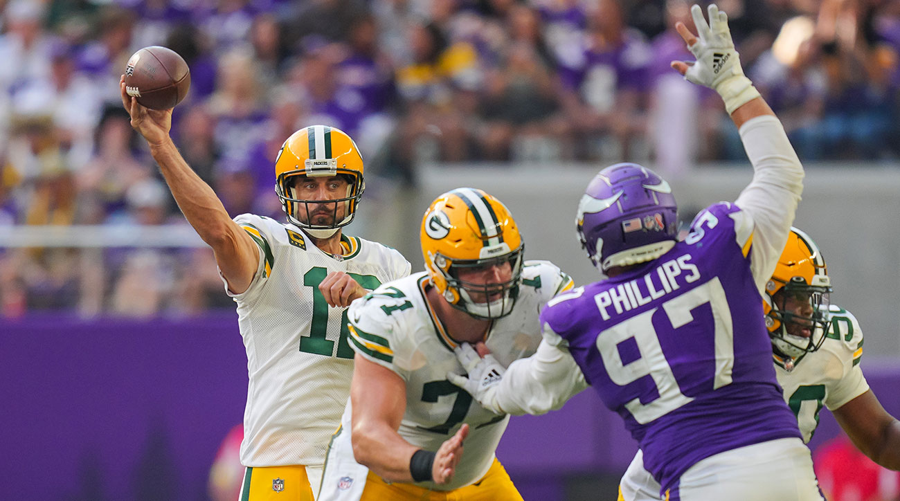 NFL Week 17 expert picks: Packers vs. Vikings, Bengals vs. Bills - Sports  Illustrated